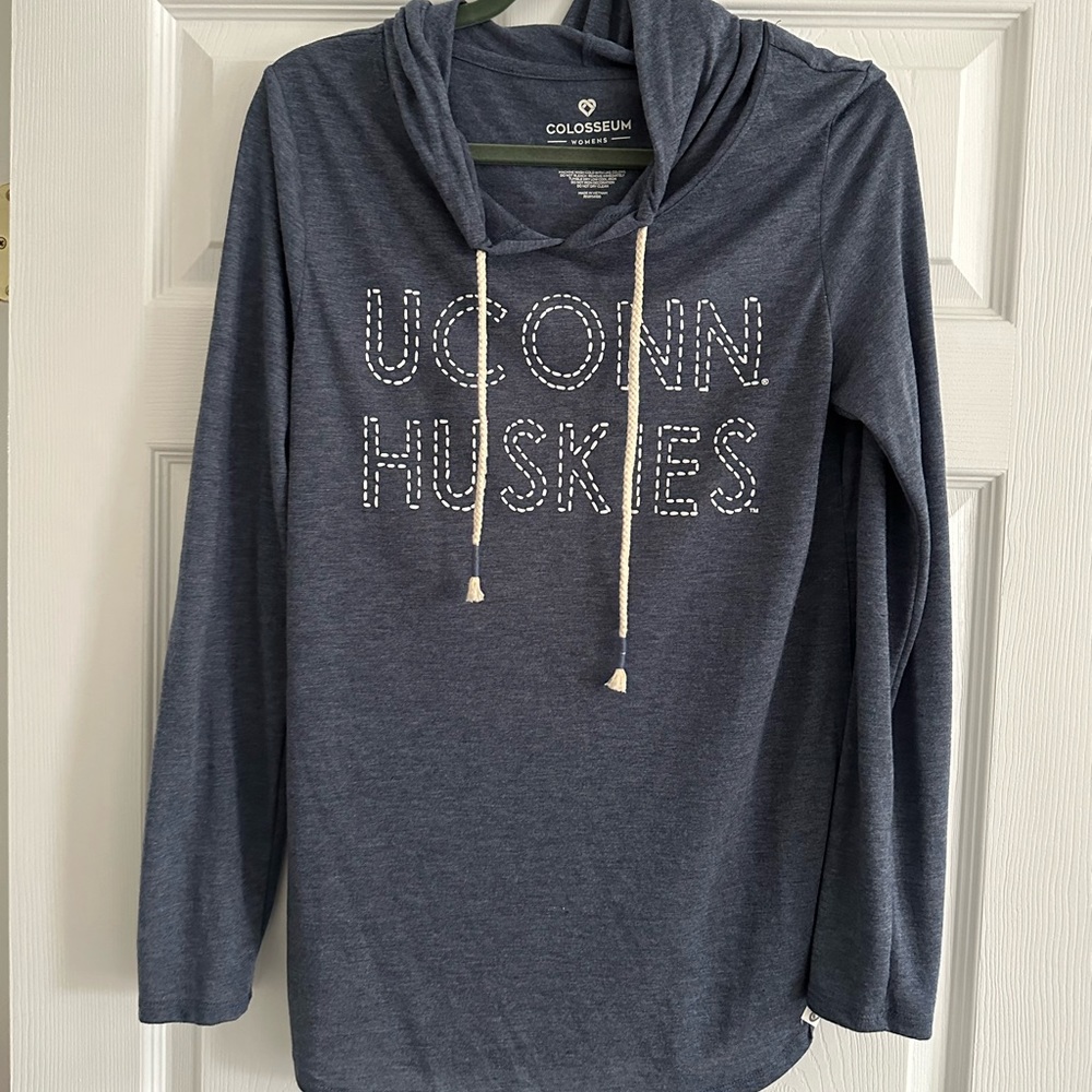 UCONN Huskies Women’s Top